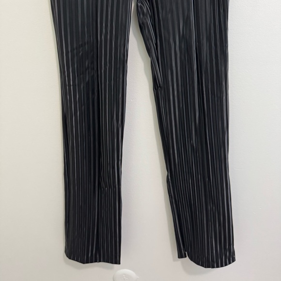 Good American NWT Black Hologram Pleat Pants - Picture 4 of 8